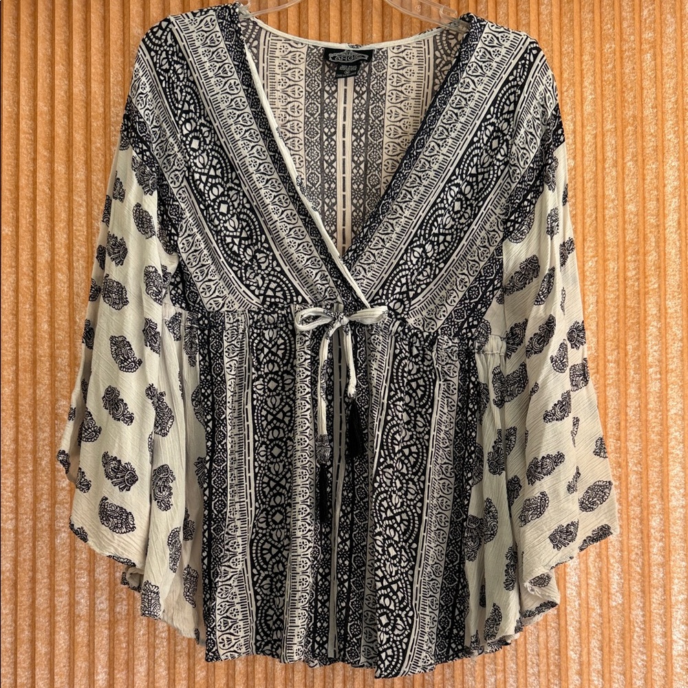 Angie Black and White Patterned Women's Top